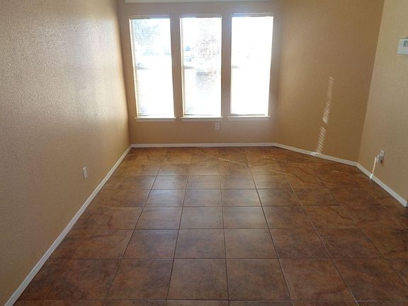 3rd image of 7604 Plaza Taurina Dr
