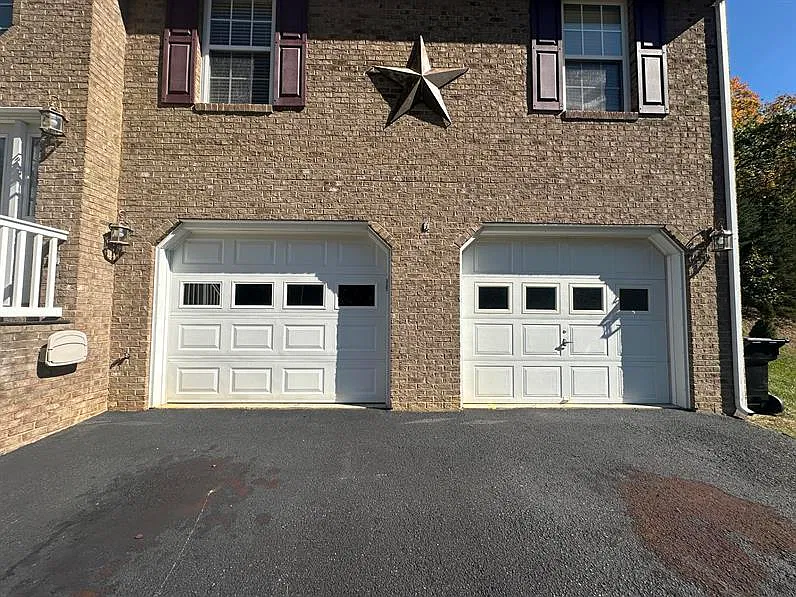 3 bed, 3.0 bath, 2288 sqft, $2,600 — Photo 2
