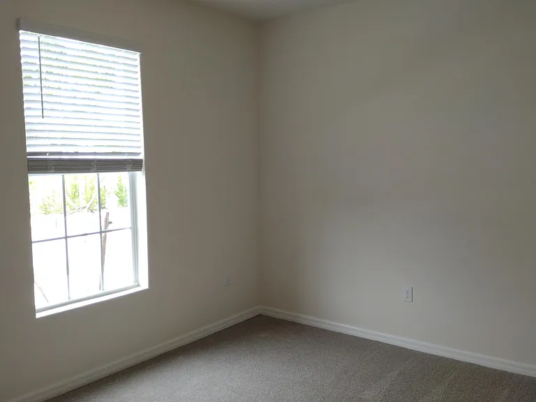 816 Friendship Cir — Photo 6