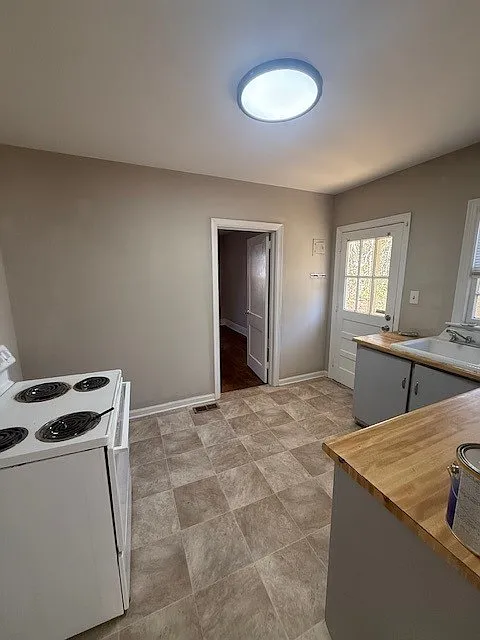 2 bed, 996 sqft, $1,095 — Photo 4