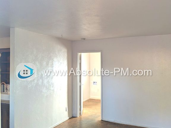4th image of 9090 Elm Ave #C