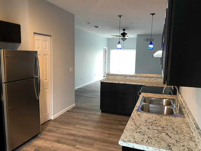 46 Seymour Ln — Photo 4