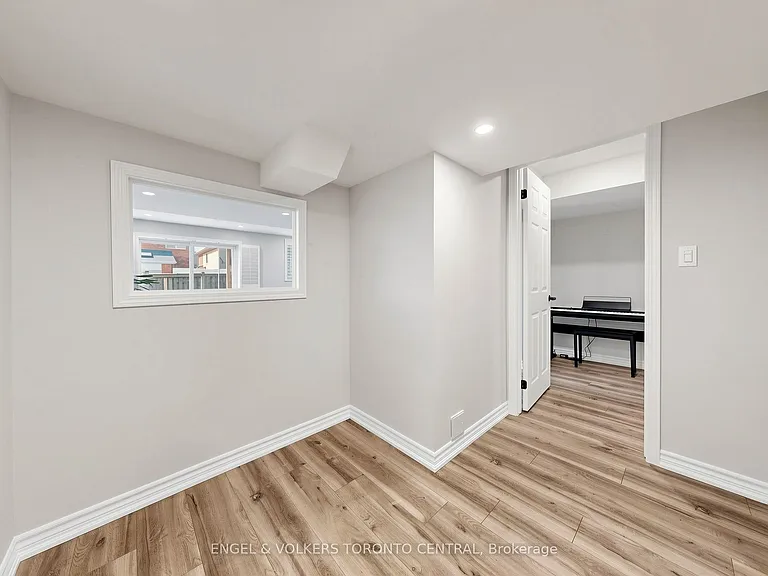 1628 Pennel Dr — Photo 31