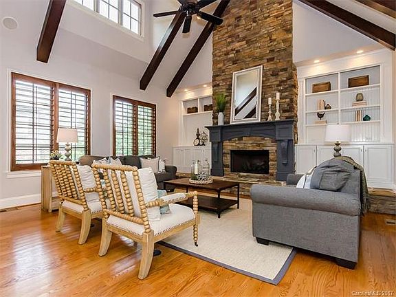 5th image of 714 Sainte Rose Ln