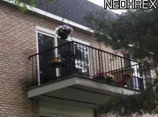 1155 Charter Oak Ln, Westlake, OH 44145