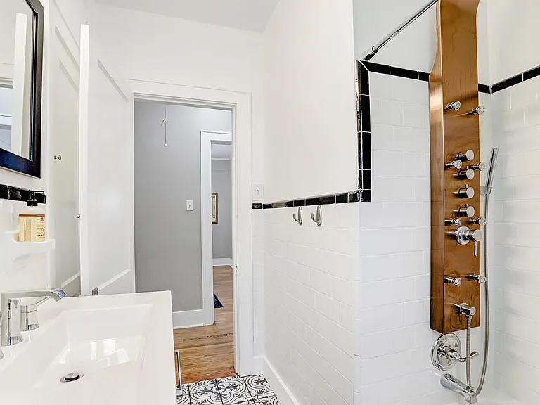 4920 Avenue P — Photo 15