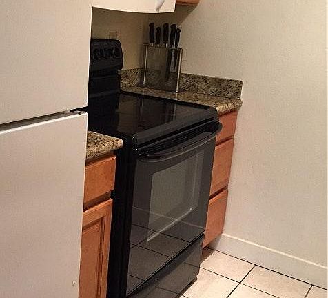 2nd image of 16310 NE 12th Ct APT A10