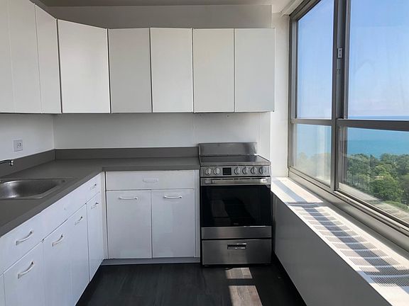 3rd image of 3550 N Lake Shore Dr APT 2427