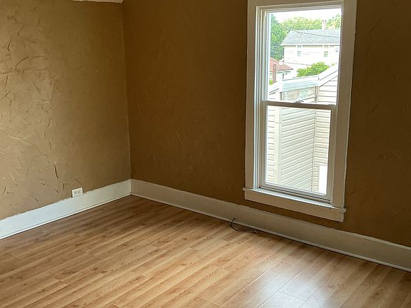 2nd image of 38 Richmond Ave
