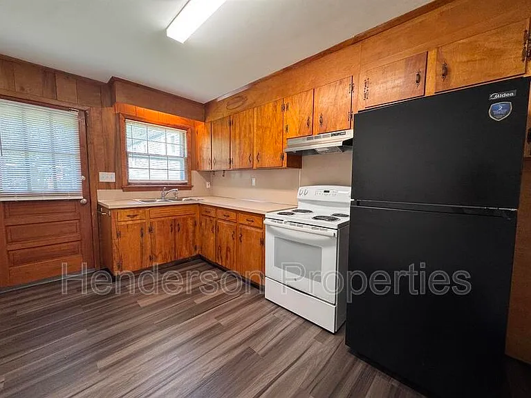 642 E Broad St #A-2 — Photo 3