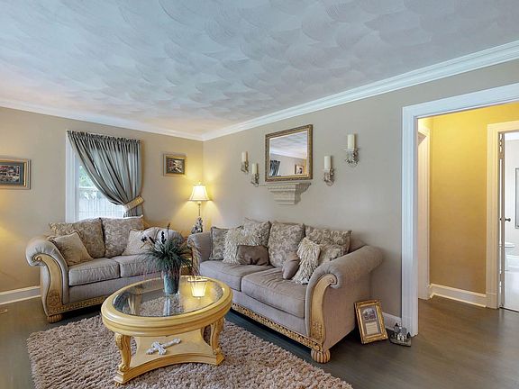 5th image of 407 Kingwood Dr