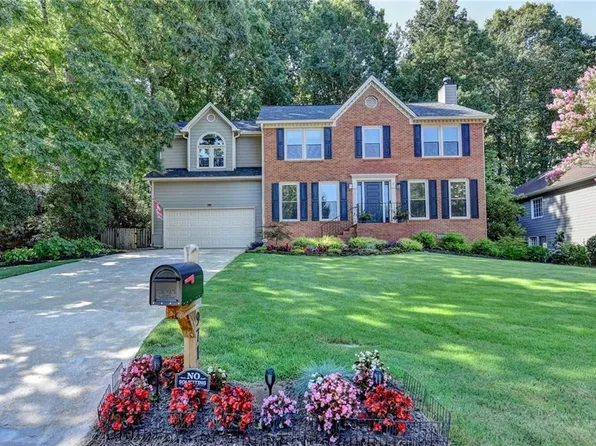 971 Providence Dr, Lawrenceville, GA 30044