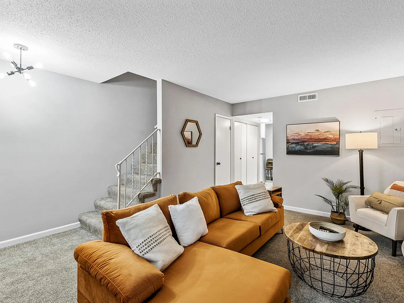 2 bed, 1.5 bath, 1088 sqft, $2,395 — Photo 4