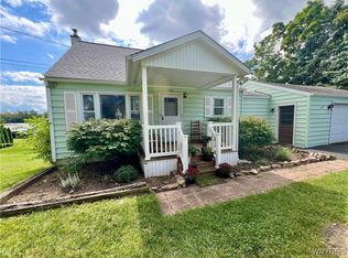 4252 N Ridge Rd, Lockport, NY 14094