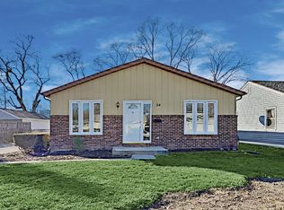24 S Chicago Ave, Mundelein, IL 60060