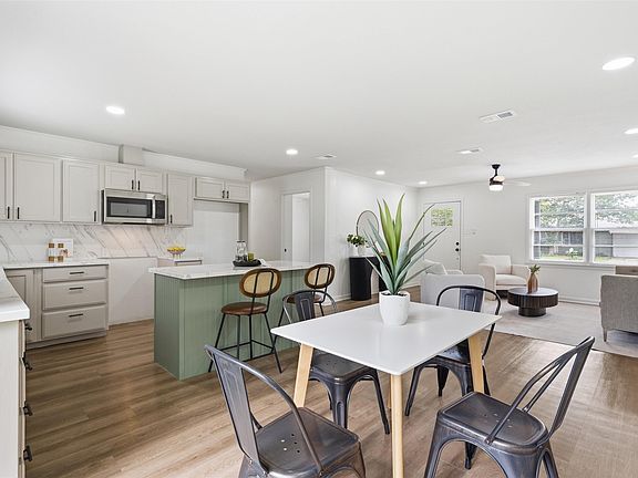 4th image of 305 Avenue I
