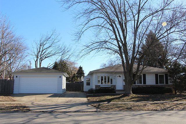 1st image of 3325 Winhaven Dr
