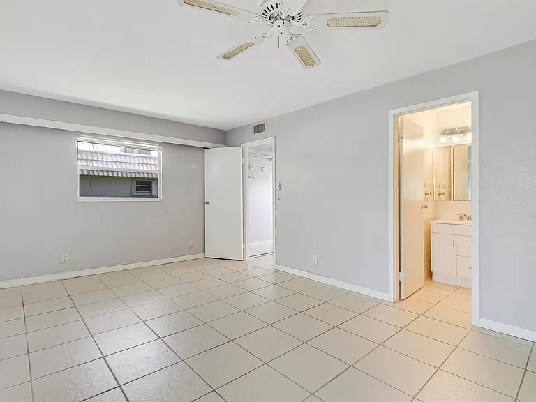 175 Valencia Dr #H — Photo 12