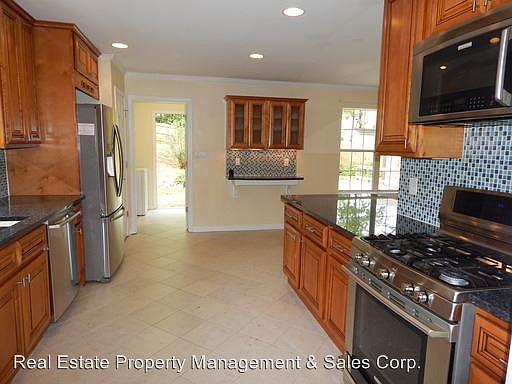 3rd image of 8207 White Horse Dr