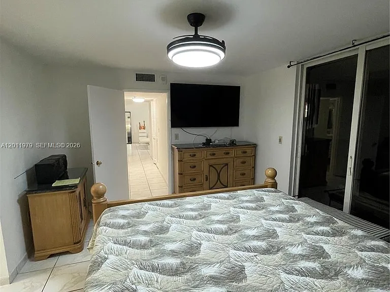1621 Collins Ave #707 — Photo 12