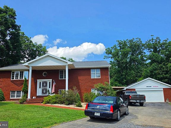3rd image of 13806 Briarwood Dr SW