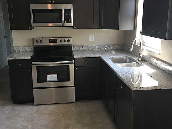 4th image of 1901 Knollwood Dr