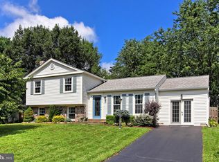 2610 Armada St, Herndon, VA 20171