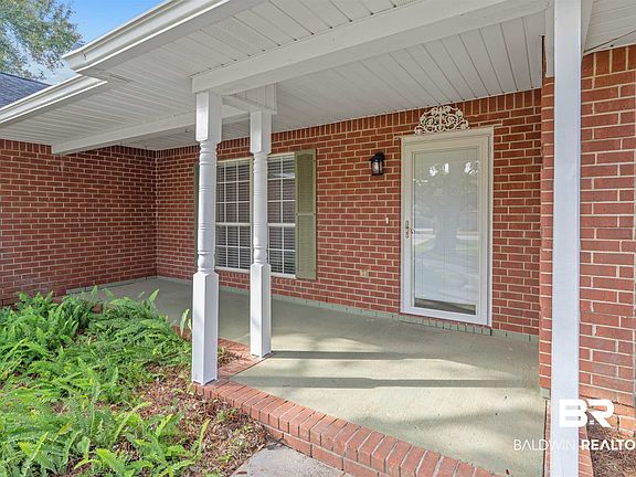 2nd image of 3 Crabapple Ln