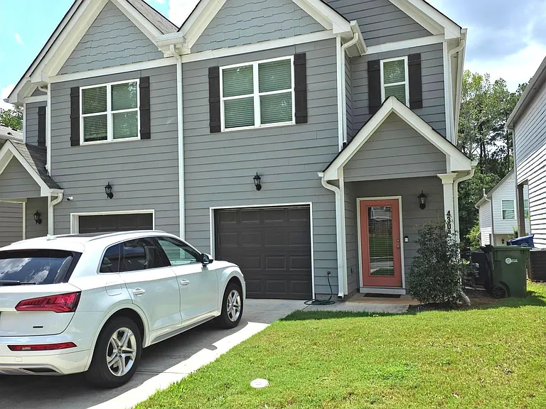 430 Village Creek Dr #B — Photo 1