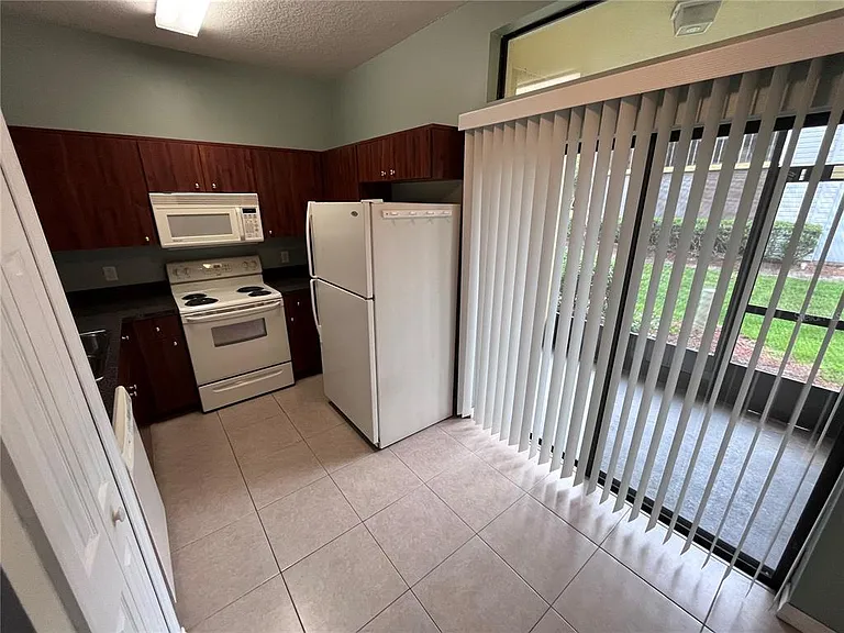 6007 Scotchwood Gln #31 — Photo 6