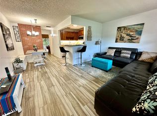 5 Lake Vista Trl APT 204, Port Saint Lucie, FL 34952