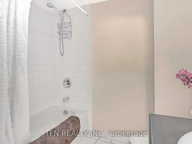 388 Richmond St W #704 — Photo 10
