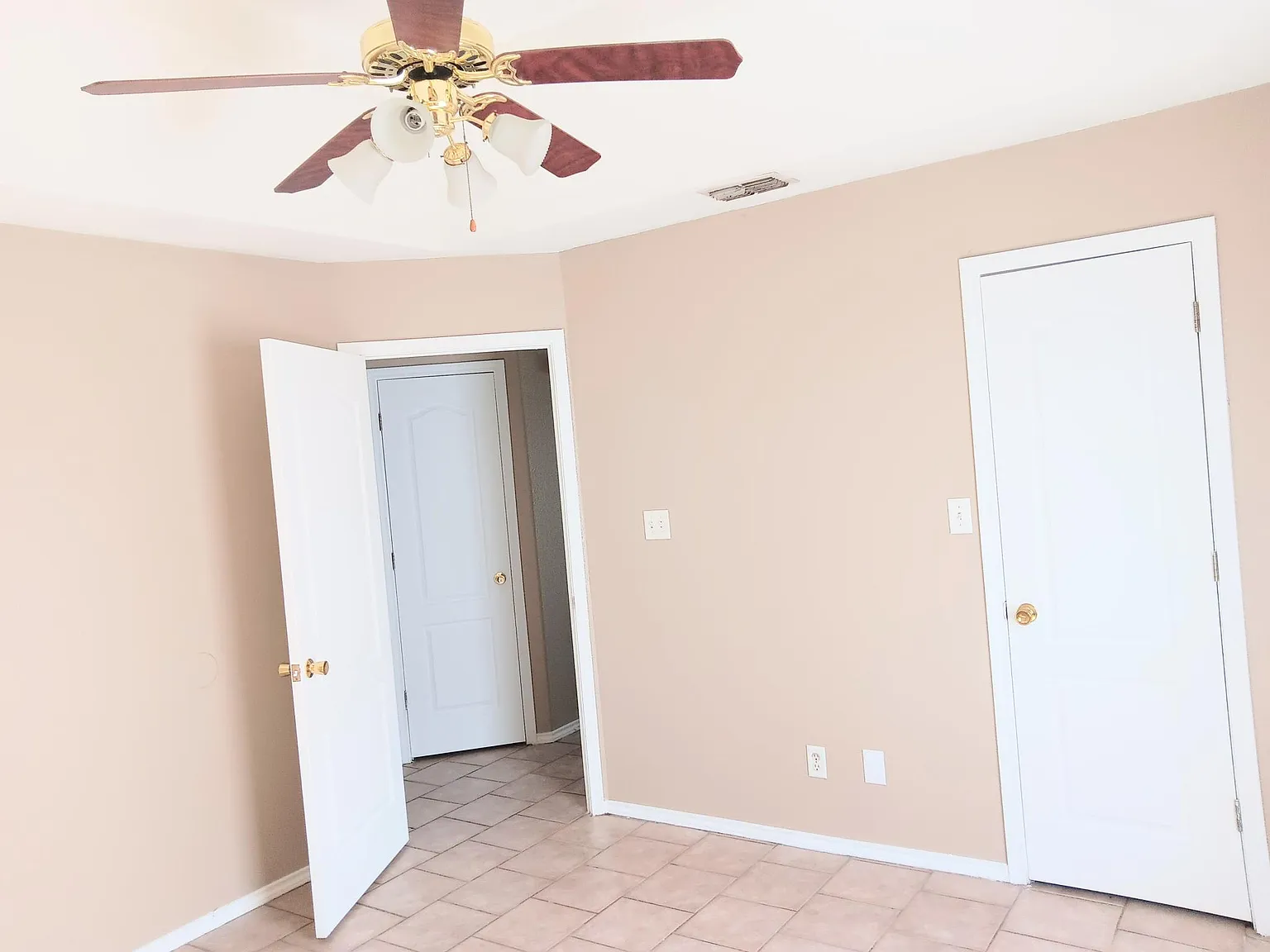 2 bed, 945 sqft, $850 — Photo 2