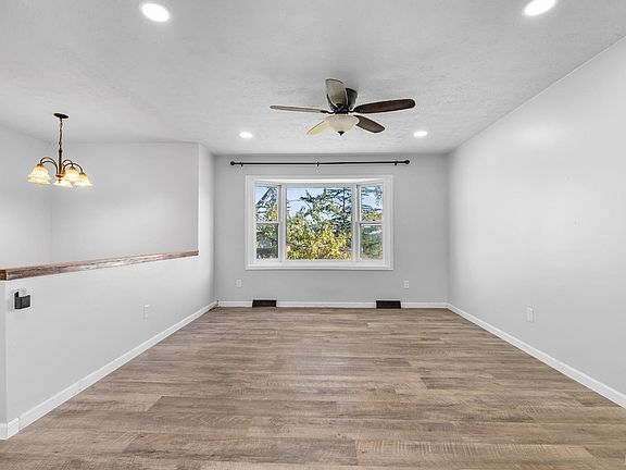 5th image of 102 N Woodfin Ct