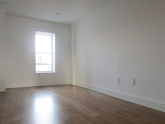 5th image of 473 Park Pl #3RN