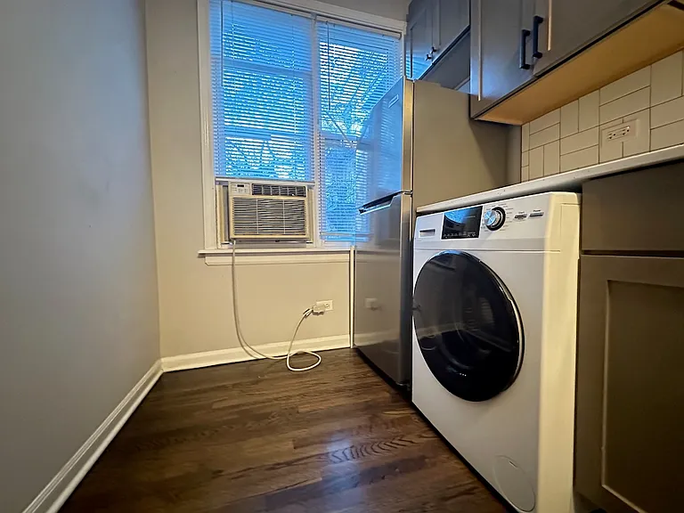 914 W Dakin St #211 — Photo 18