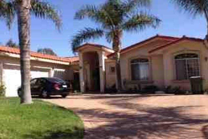 2nd image of 13128 Glenoaks Blvd