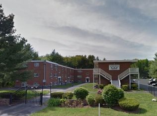 28 Weymouth St APT 13, Holbrook, MA 02343