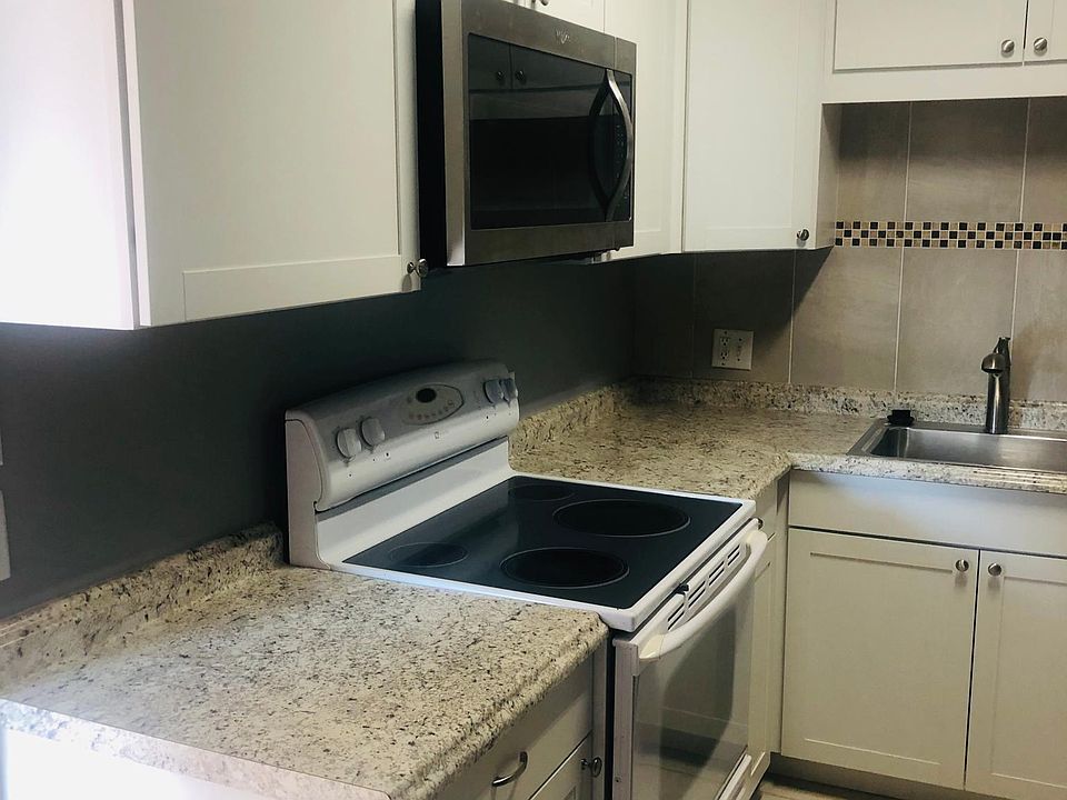 1st image of 2506 W Stroud Ave APT 213