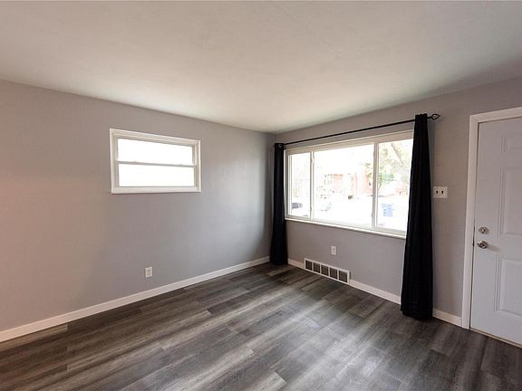 4th image of 9916 Sadie Ave