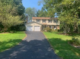 9 Bell Bluff Ct, Gaithersburg, MD 20879