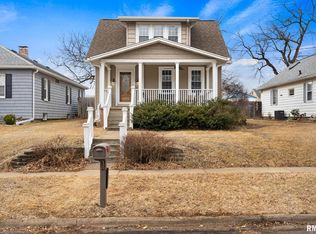 4611 N Constantine Ave, Peoria Heights, IL 61616