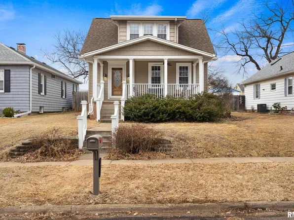 4611 N Constantine Ave, Peoria Heights, IL 61616