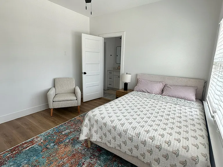 126 Amundsen St #A — Photo 25