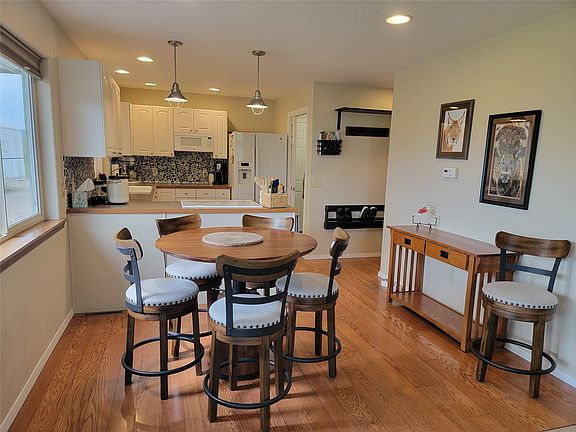 4th image of 2 McNeil Ln