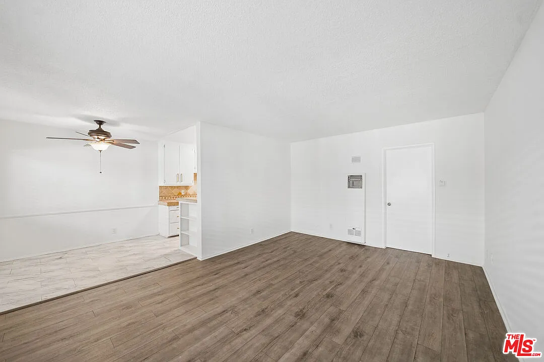 Building Photo - 7209 Willoughby Ave #2