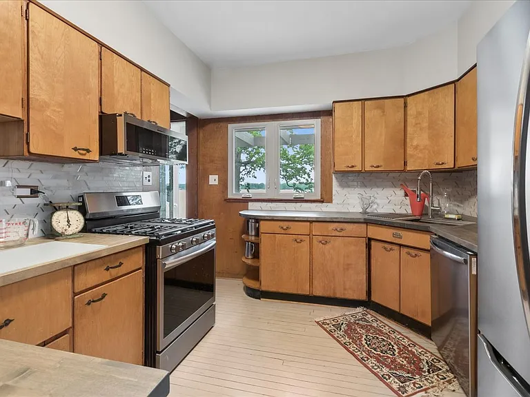 35 Lakeview Pl — Photo 9