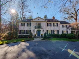 10 Hidden Pond, Muttontown, NY 11545