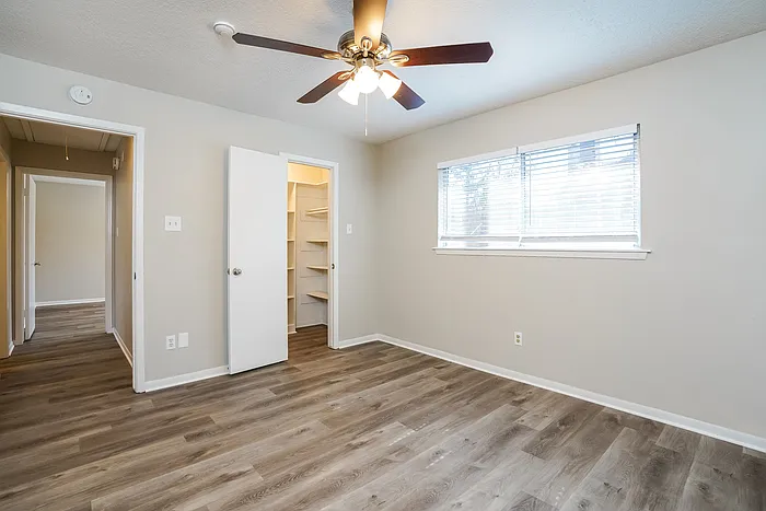 13823 Swiss Hill Dr — Photo 13