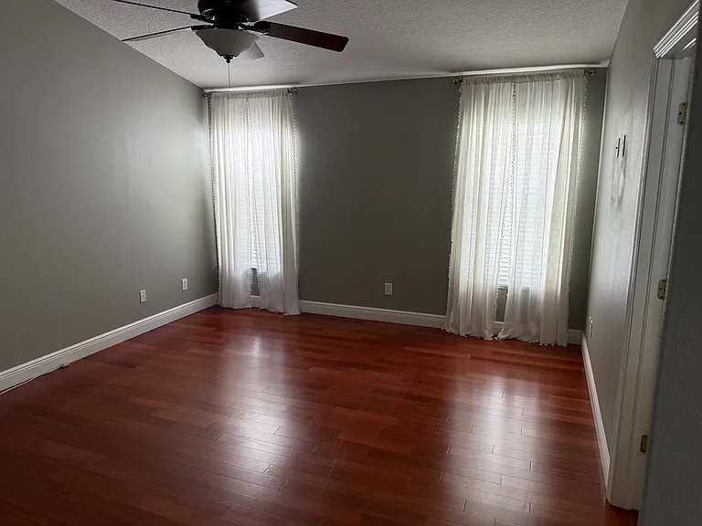 1549 Sweetspire Dr — Photo 6
